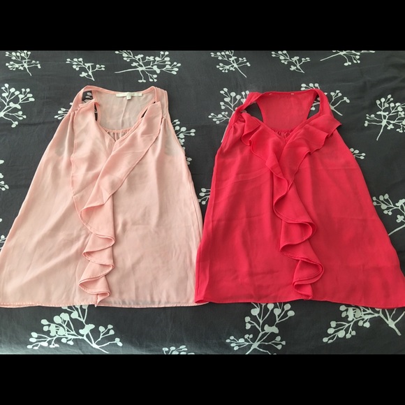 Brand new guess floral tank-Size S-2 color-$30/one - Picture 3 of 3